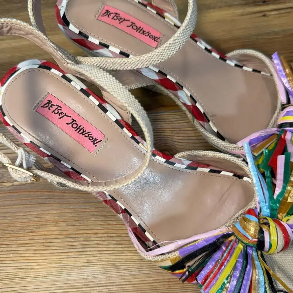 Betsey Johnson Lizzie Women’s 9.5M Raffia Fringe Espadrille Wedge Sandals